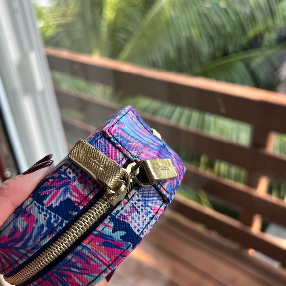 Lilly Pulitzer Tropical Pink and Blue Travel Jewelry Case - Picture 4 of 6